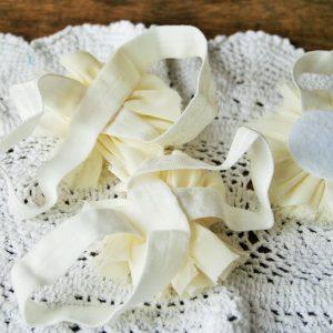 Fejdísz és szandál vajszín