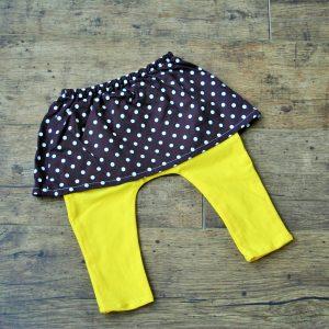 leggings szoknyával barna sárga