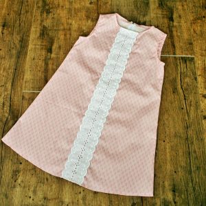 Csipkés ruha rózsaszín