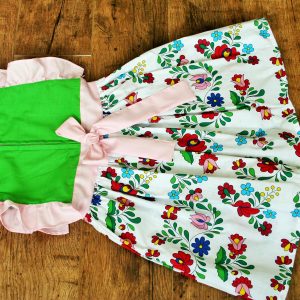 Kötényruha kalocsai mintás