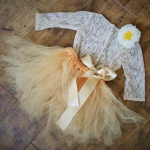 tutu csipke blúzzal karamell