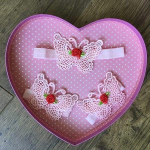 Újszülött csipke fejdísz rózsaszín pillangó