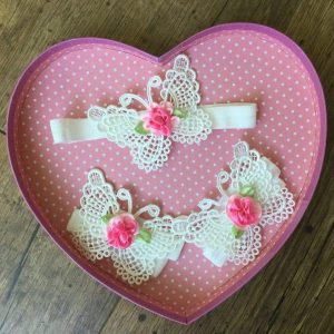 Újszülött csipke fejdísz fehér pillangó