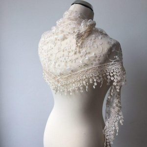 csipke kendő törtfehér