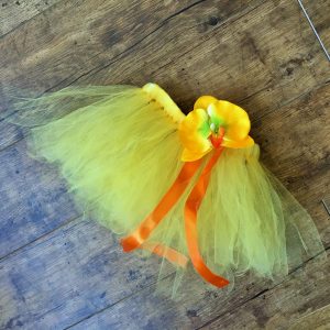 Tutu szoknya virág karkötővel napsárga