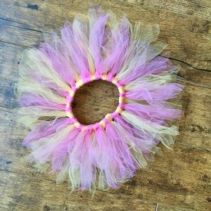 Tutu szoknya virág karkötővel púder rózsaszín sárga