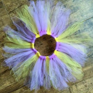 Tutu szoknya virág karkötővel arany viola