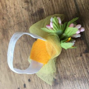 Tutu szoknya virág karkötővel sárga viola