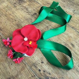 Tutu szoknya virág karkötővel piros zöld