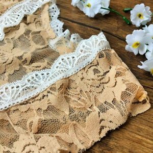 Karamell színű csipke body