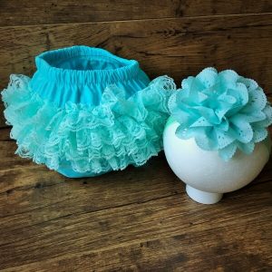 csipkés pelenkabugyi fejpánttal