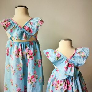 Réka rózsás kötényruha