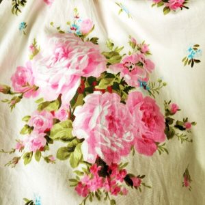 Sára rózsás kötényruha, napozó, bugyi