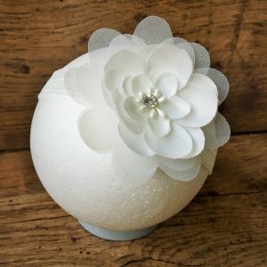 Chiffon virágos fejpánt fehér