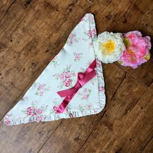 Enikő rózsás nyálkendő