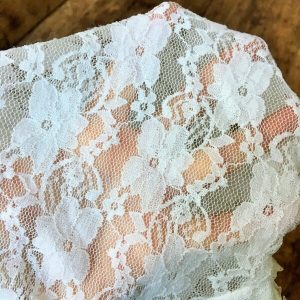 rövid ujjú csipke body