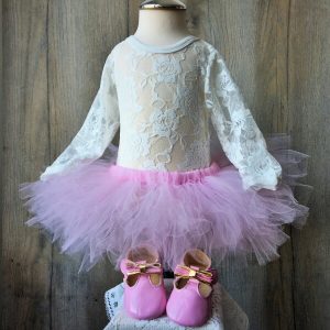 Rózsaszín lakk kocsicipő arany masnival