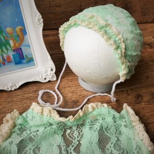 színes csipke body sapkával fotószett