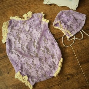 szines csipke body sapkával fotószett