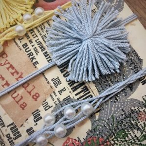 Vintage gyöngyös pompomos fejpánt