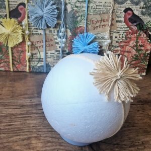 Vintage gyöngyös pompomos fejpánt