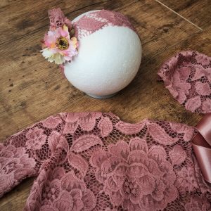 újszülött csipke fotószett mályva