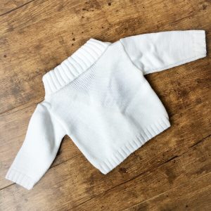 fehér kötött kisfiú kardigán