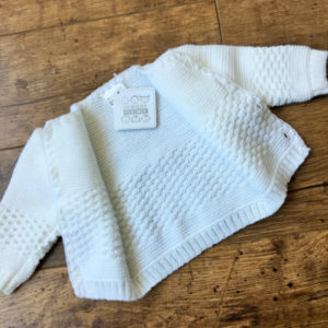 dobozos 4 részes kötött babaszett fehér