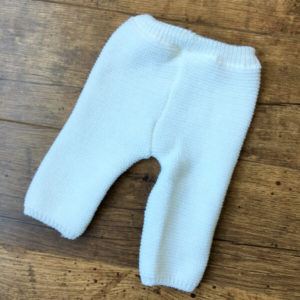 dobozos 4 részes kötött babaszett fehér