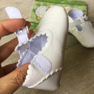 lakk kocsicipő fehér