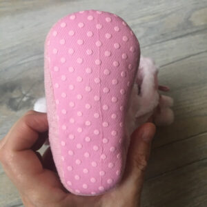 rózsaszín pompomos csizma