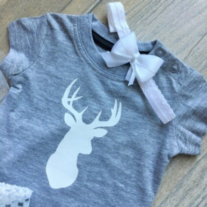 szarvasos rövid ujj body és póló