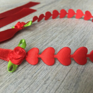 piros szíves fejpánt