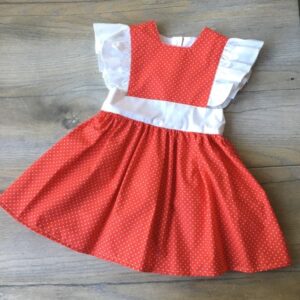 kötényruha piros pöttyös