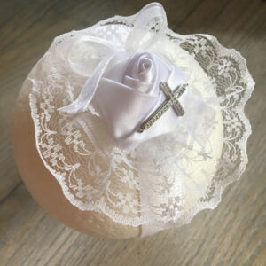 szatén rózsás fejpánt kereszttel