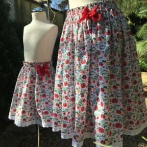 Apró virágos matyó szoknya