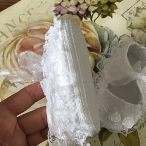 nagy csipkés virágos kocsicipő